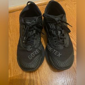 Women’s Nike Pegasus Trail Gortex Sneaker Size 7.5